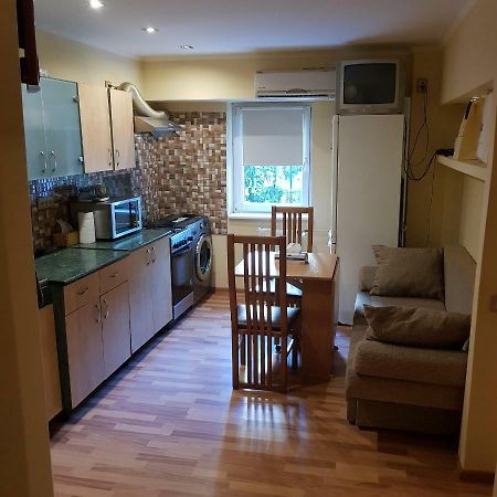 Garsoniera Delia Apartment Констанца Екстериор снимка